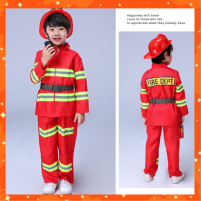 Trang phục lính cứu hỏa cho bé bao gồm mũ và bộ đàm
